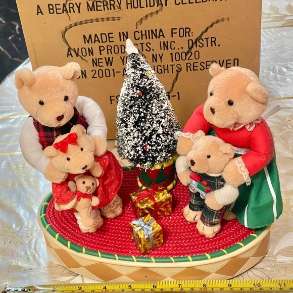 Avon Christmas Decor Lights/Music "A Beary Merry Holiday" Celebration Bears - Picture 2 of 6